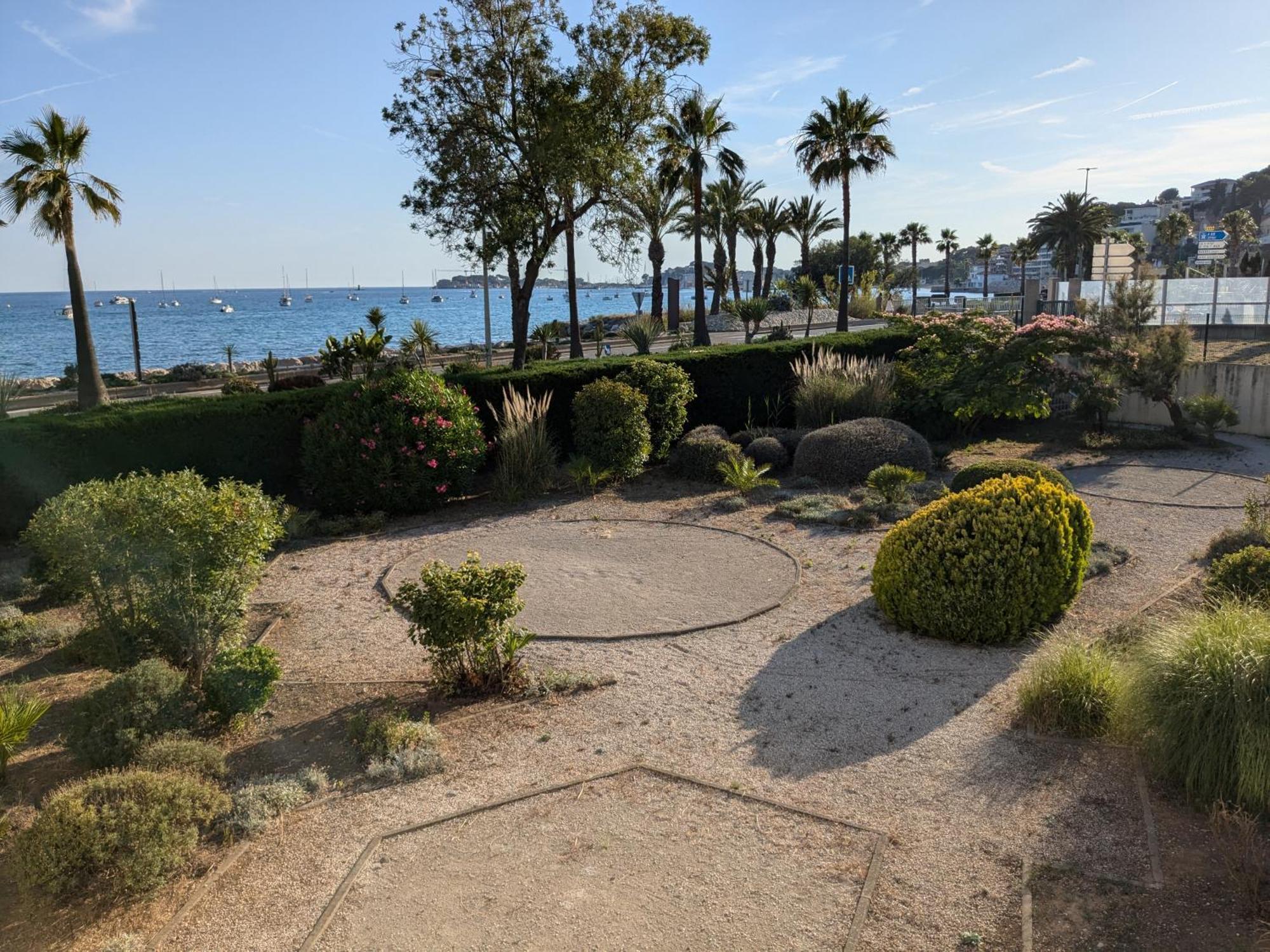 T3 vue mer et parking gratuit Sanary-sur-Mer Eksteriør bilde